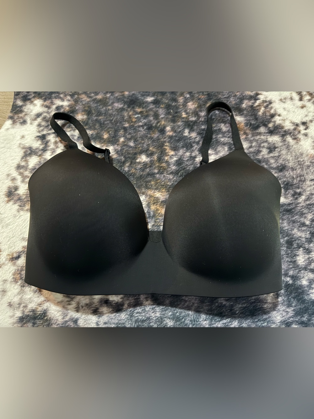 Victoria's Secret Black Seamless Molded Cup Bra